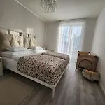 Sunny Center Apartment, Free Parking شقة
