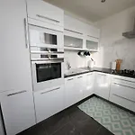Sunny Center Apartment, Free Parking *