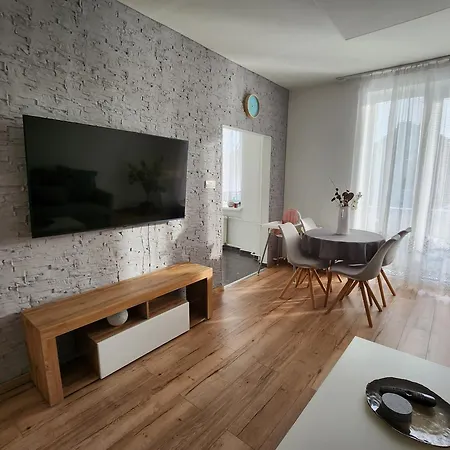 Sunny Center Apartment, Free Parking * Pieszczany