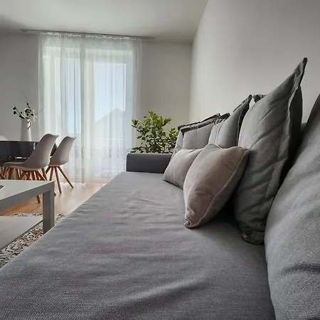 Appartement Sunny Center Apartment, Free Parking Piest'any