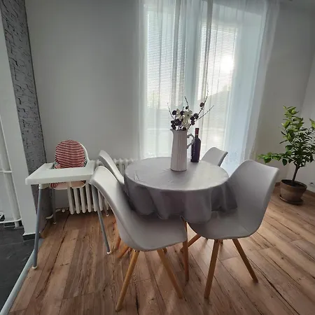 Sunny Center Apartment, Free Parking Apartament