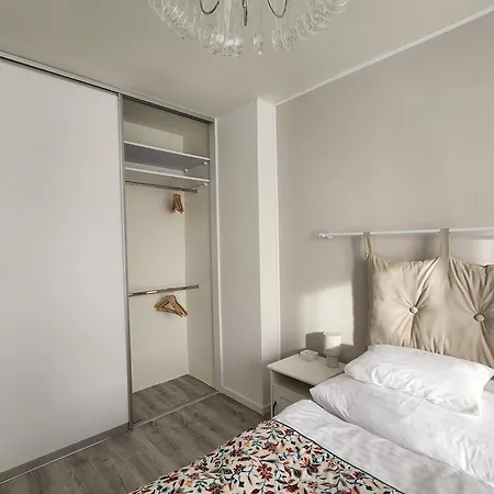 Sunny Center Apartment, Free Parking *