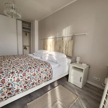 Sunny Center Apartment, Free Parking Appartement