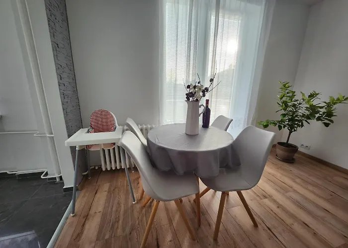 Sunny Center Apartment, Free Parking Apartament