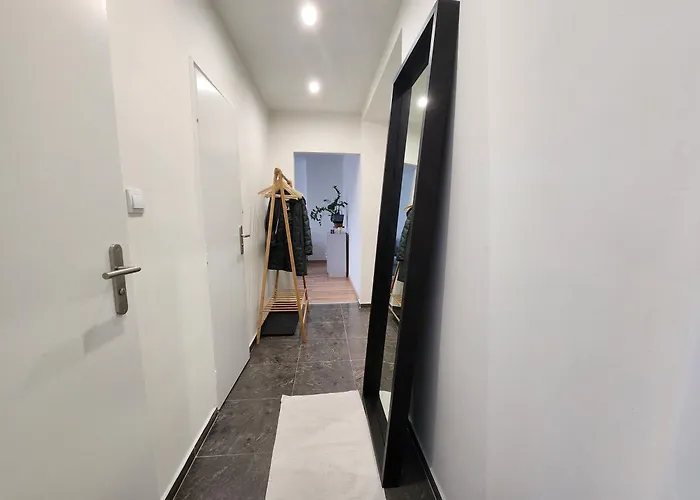 Sunny Center Apartment, Free Parking Appartement Piest'any