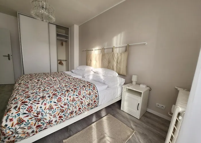Sunny Center Apartment, Free Parking Appartement